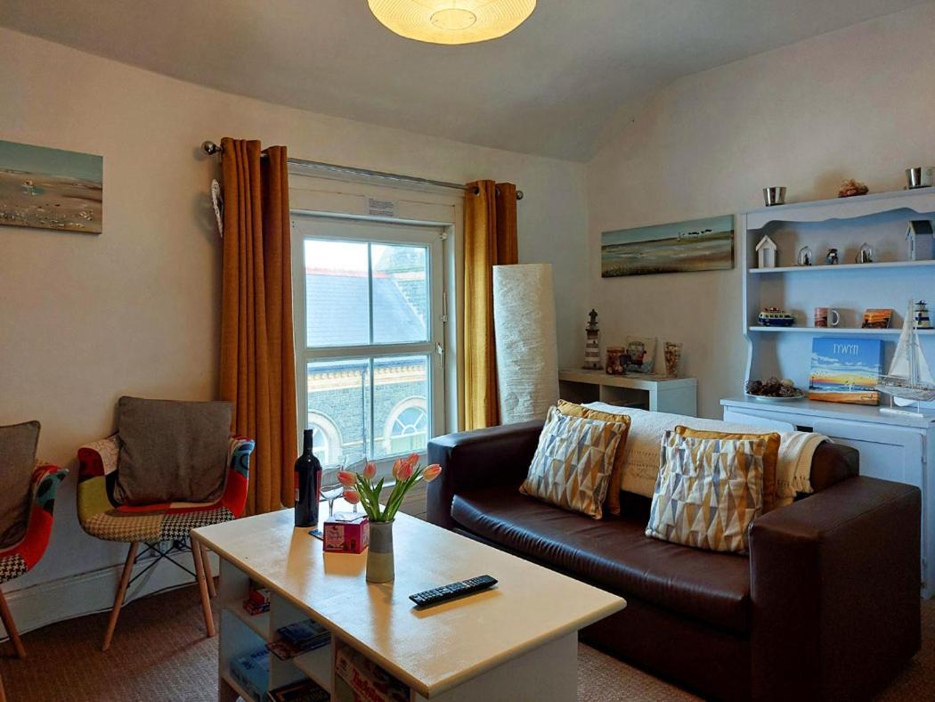 Salt Marsh Apartment Tywyn Exteriör bild